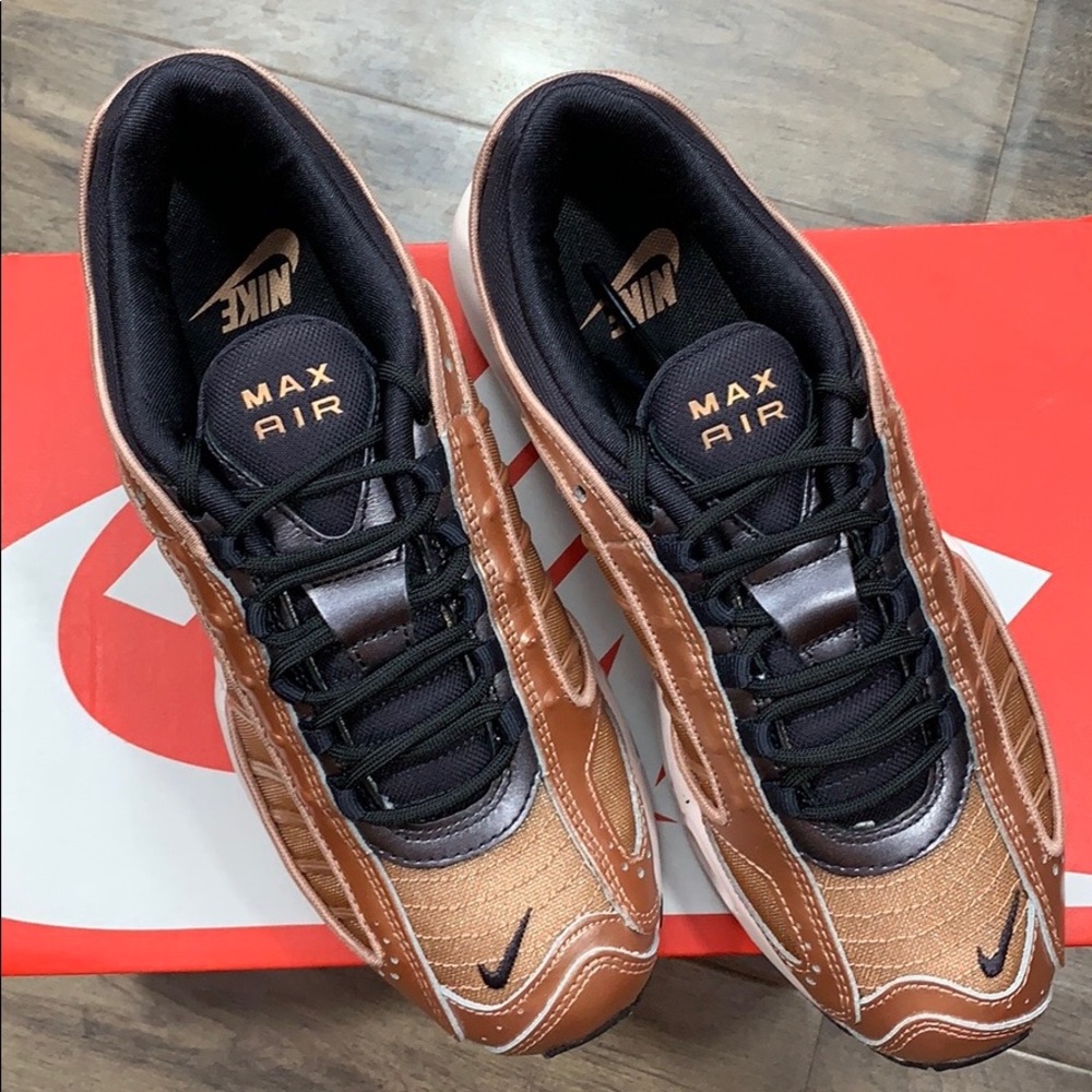 NIKE W AIR MAX TAILWIND IV - Picture 4 of 16